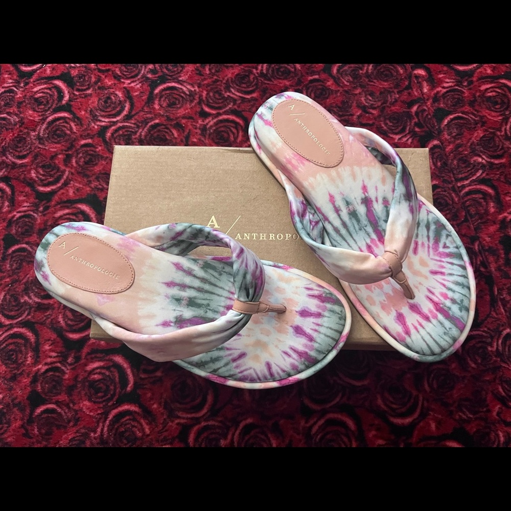 Never worn Anthropologie Tie Dye Puffy Sandals size 41/10.5. Perfect condition